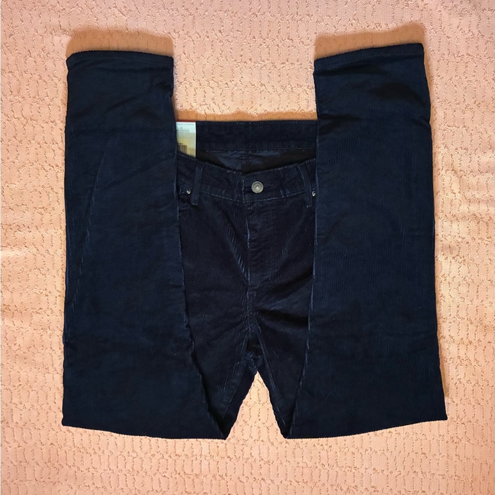 Levi's Women's 711 Skinny Size
33x30 Corduroy Pants Black Mid
Rise Irregular
